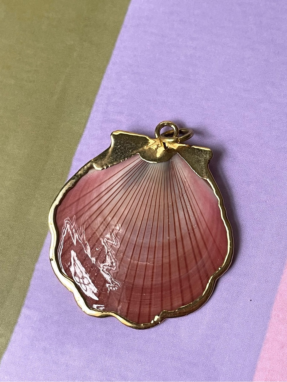 Vintage shell pendant w/ goldtone rim summer beach salt life - Picture 2 of 10